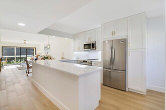 1001 Pinecrest Cir in Jupiter, FL - Building Photo - Building Photo