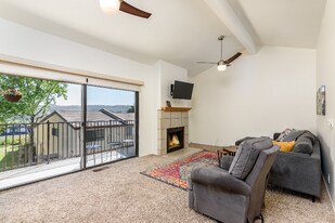 7321 Alicante Rd, Unit A in Carlsbad, CA - Building Photo