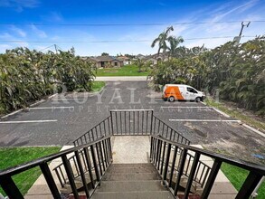 4530 SW 10th Ave in Cape Coral, FL - Building Photo - Building Photo