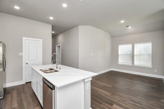 10526 Wildflower Vw Dr in Rosharon, TX - Building Photo - Building Photo