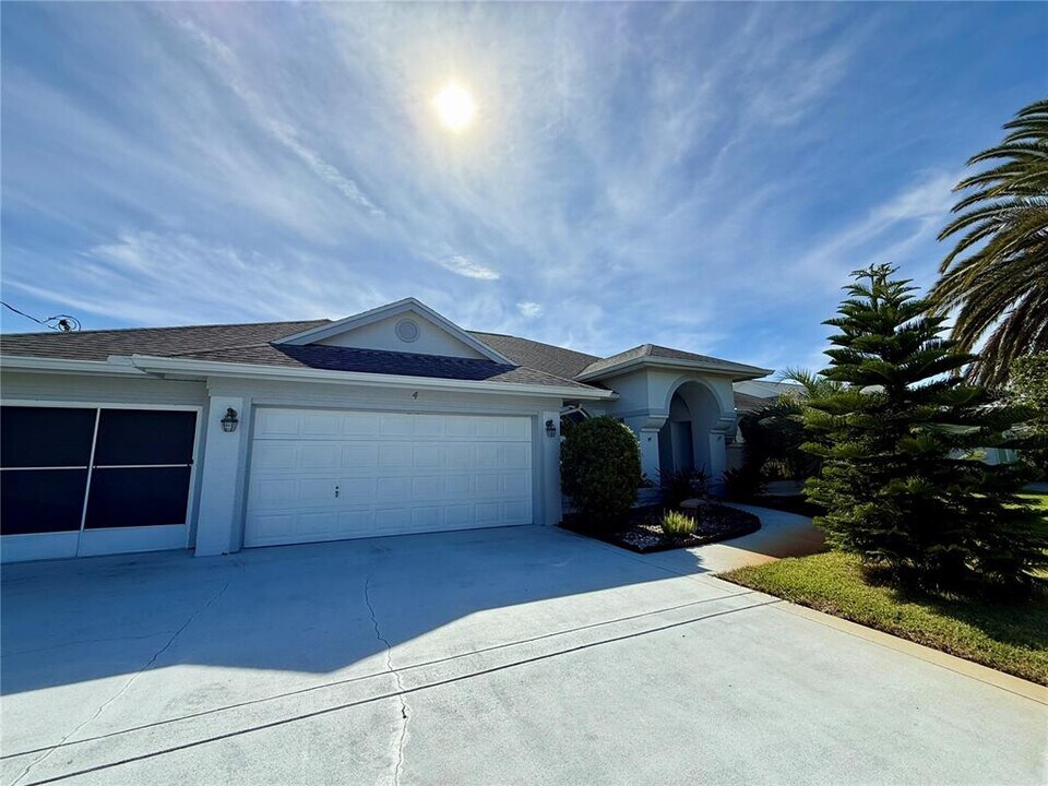 4 Cherry Ct in Palm Coast, FL - Building Photo