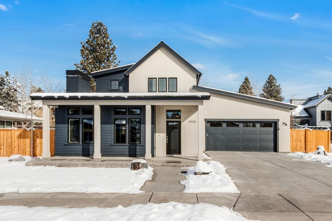 3430 NW Jackwood Pl in Bend, OR - Foto de edificio