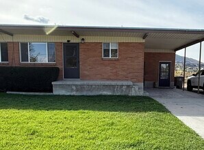 466 E 13800 S in Draper, UT - Foto de edificio - Building Photo