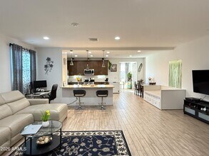 127 E Gemini Pl in Chandler, AZ - Building Photo - Building Photo