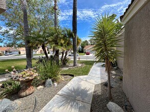 31868 Vía Barraza in Temecula, CA - Building Photo - Building Photo