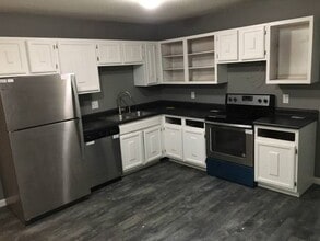 1002 Graceland Ave in Perry, IA - Foto de edificio - Building Photo