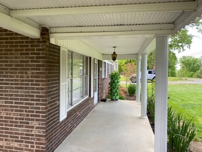 3838 Copper Ridge Rd in Morristown, TN - Foto de edificio - Building Photo