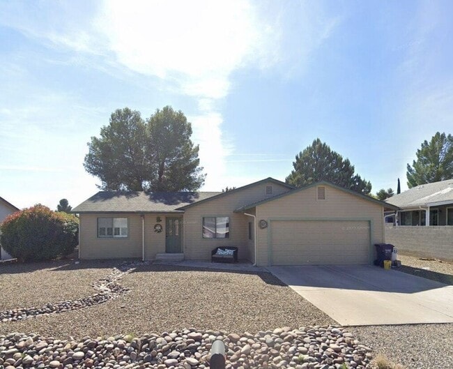 505 W Whipple Dr in Cottonwood, AZ - Foto de edificio - Building Photo
