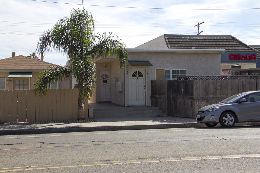 2021 Garnet Ave in San Diego, CA - Building Photo