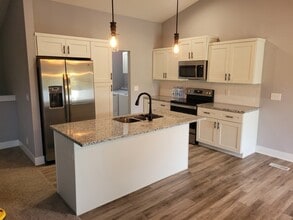 3031 Lakeside Dr in Plattsmouth, NE - Building Photo - Building Photo