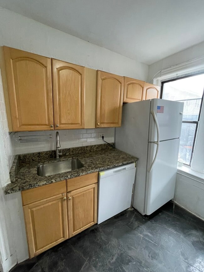 62 Empire St, Unit 1