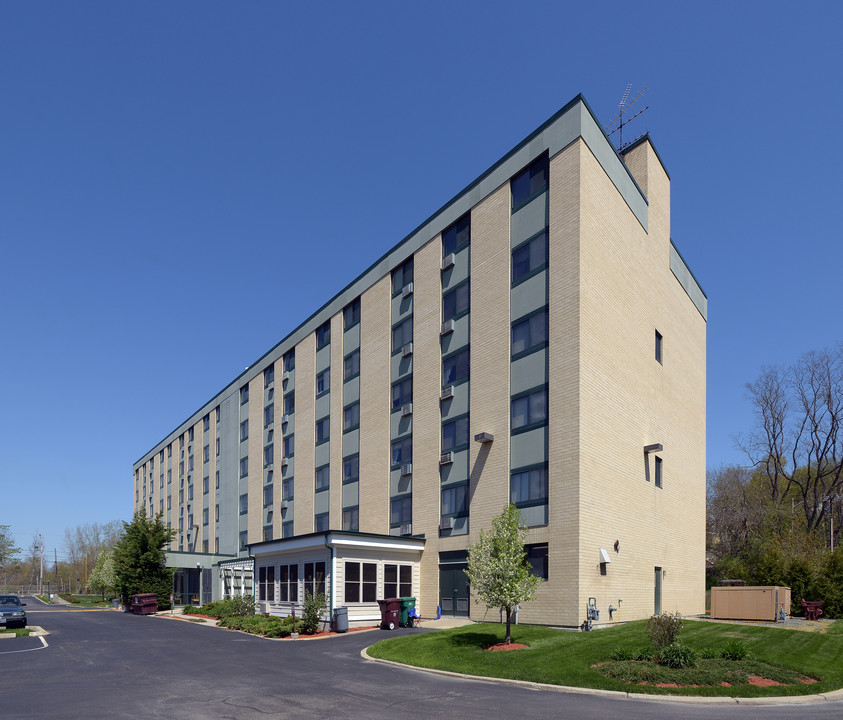 Riverside Village in Cumberland, RI - Foto de edificio