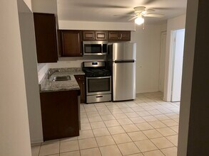 1227 E Long Valley Dr, Unit 1A in Palatine, IL - Building Photo - Building Photo