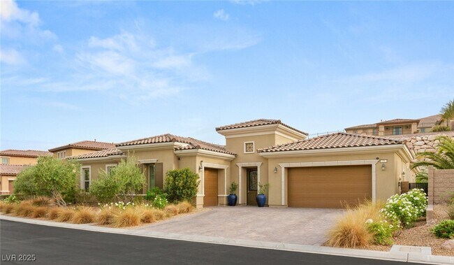 21 Grand Masters Dr in Las Vegas, NV - Building Photo - Building Photo
