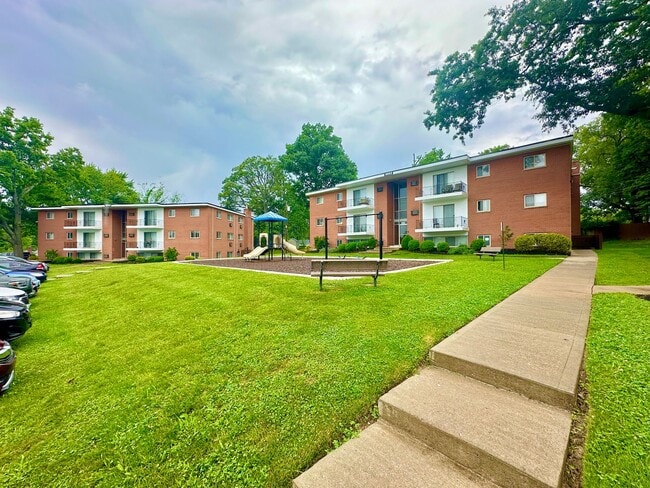 5852 W Pameleen Ct in Cincinnati, OH - Building Photo - Building Photo