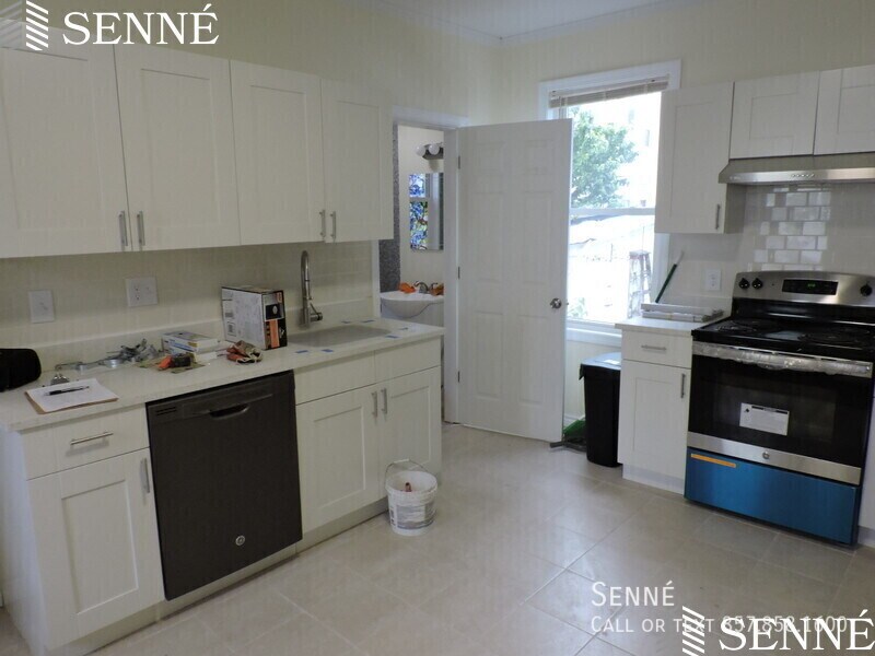 47 Dane St in Somerville, MA - Building Photo
