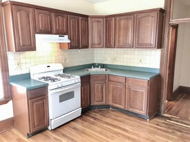 336 Centre St in Boston, MA - Building Photo