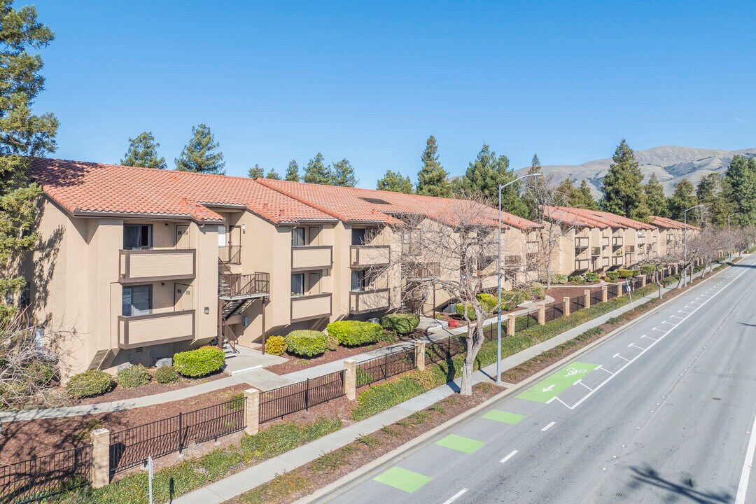 Mission Terrace in Fremont, CA - Building Photo