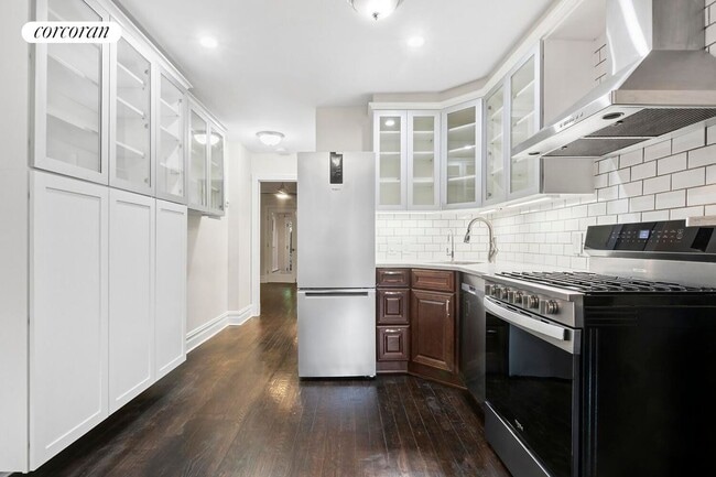 property at 224A 6th Ave