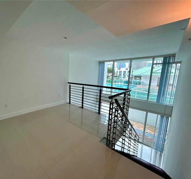 41 SE 5th St, Unit 0 in Miami, FL - Building Photo - Building Photo