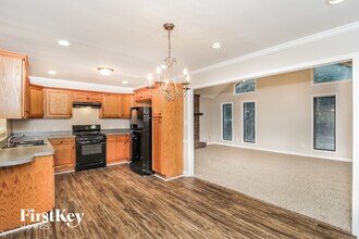 5756 Lake Ct in Kennesaw, GA - Building Photo - Building Photo