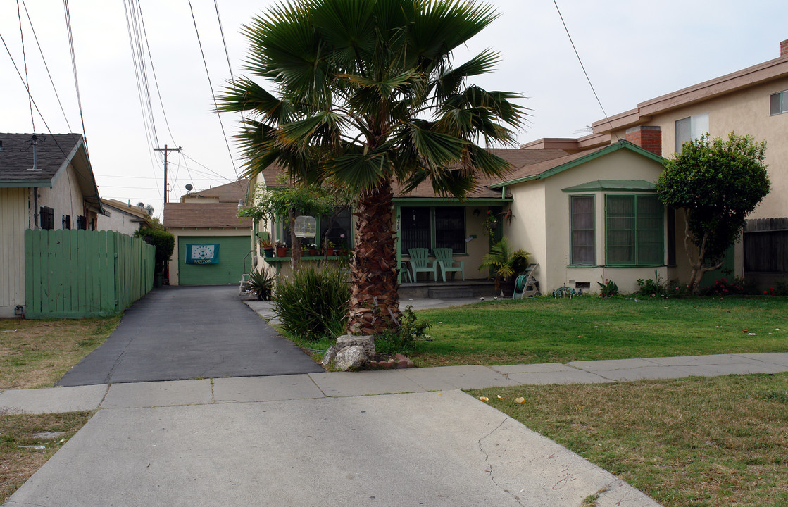 328 Stepney St in Inglewood, CA - Building Photo