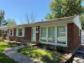 185 St Eugene Ln in Florissant, MO - Building Photo - Building Photo