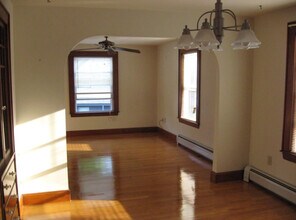 1 Mount Pleasant St, Unit 1 upper in Nashua, NH - Foto de edificio - Building Photo