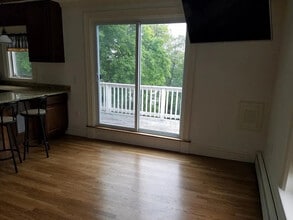 34 Claremont Ter, Unit 4 in Swampscott, MA - Building Photo - Building Photo