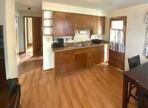 121 W Bagley Rd in Berea, OH - Building Photo - Building Photo