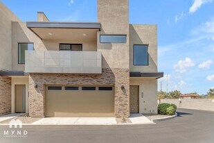 901 S Smith Rd in Tempe, AZ - Building Photo