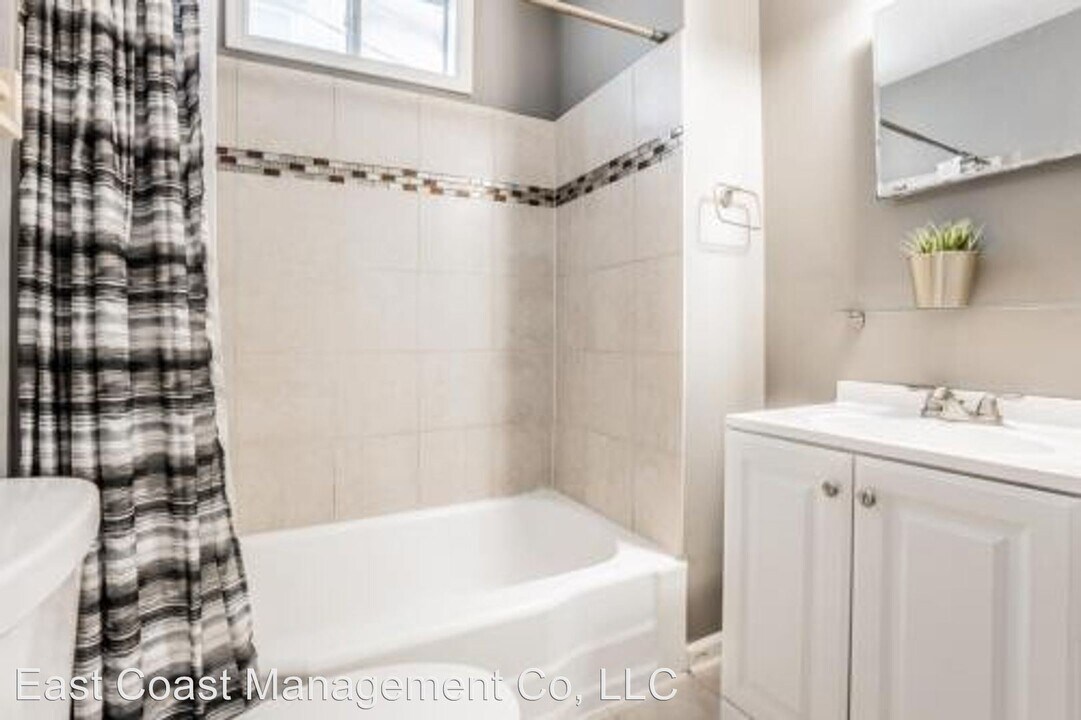 208 Lloyd St in Baltimore, MD - Building Photo