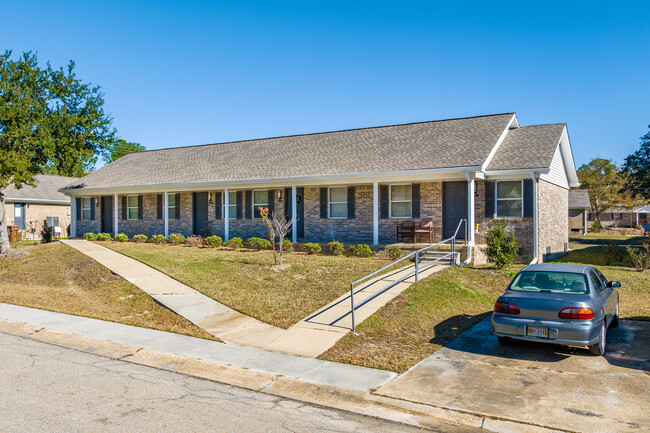 Camille Village in Pass Christian, MS - Foto de edificio - Building Photo