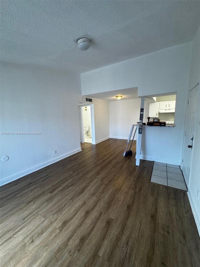 15040 SW 103rd Ln in Miami, FL - Building Photo - Building Photo