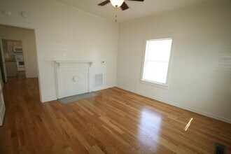 1034 Moreland Ave in Durham, NC - Foto de edificio - Building Photo