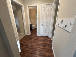 5002 Redwater Dr in Arlington, TX - Building Photo - Building Photo