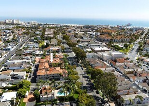606 Lake St in Huntington Beach, CA - Building Photo - Building Photo