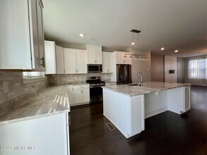 32 Mariveles Wy in Tinton Falls, NJ - Building Photo - Building Photo