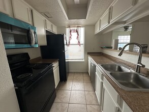 9170 Forest Ln, Unit 225 in Dallas, TX - Building Photo - Building Photo