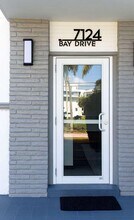 7124 Bay Dr in Miami Beach, FL - Building Photo - Building Photo