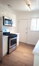 5623-5633 Venice Blvd., Unit 5623 in Los Angeles, CA - Building Photo - Building Photo