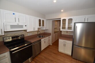 1342 Chetworth Ct in Alexandria, VA - Building Photo - Building Photo