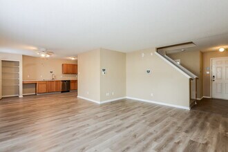 2371 Summerwood Ln in Greenwood, IN - Foto de edificio - Building Photo