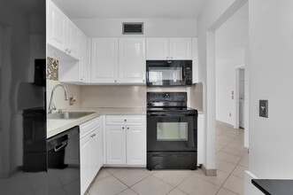 4290 Deste Ct in Greenacres, FL - Building Photo - Building Photo