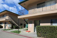 Monte Verde Villas in El Cajon, CA - Foto de edificio - Building Photo