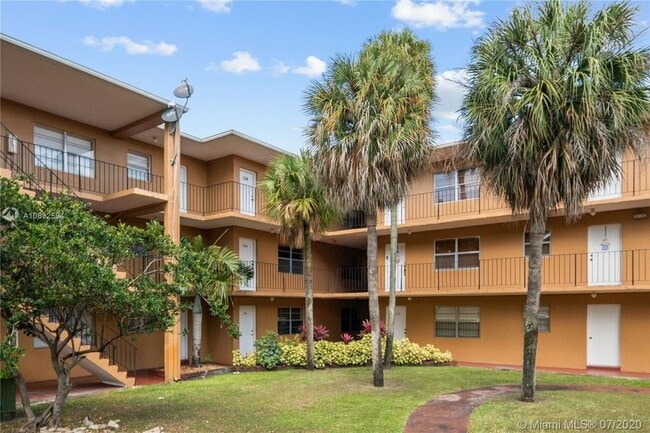 1280 W 54th St in Hialeah, FL - Building Photo - Building Photo