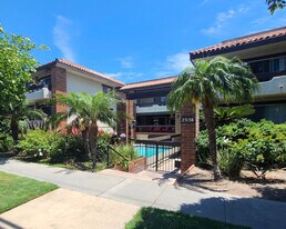 Casa Hermosa Apartments in Torrance, CA - Building Photo