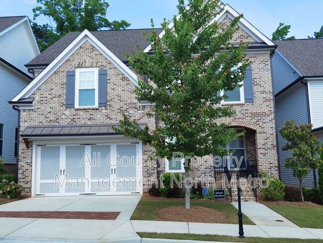 property at 6562 Creekview Cir