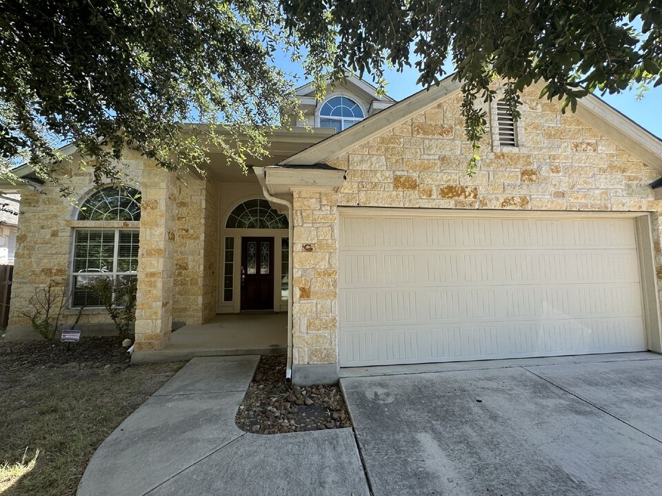 8912 Privilege Point in Converse, TX - Building Photo