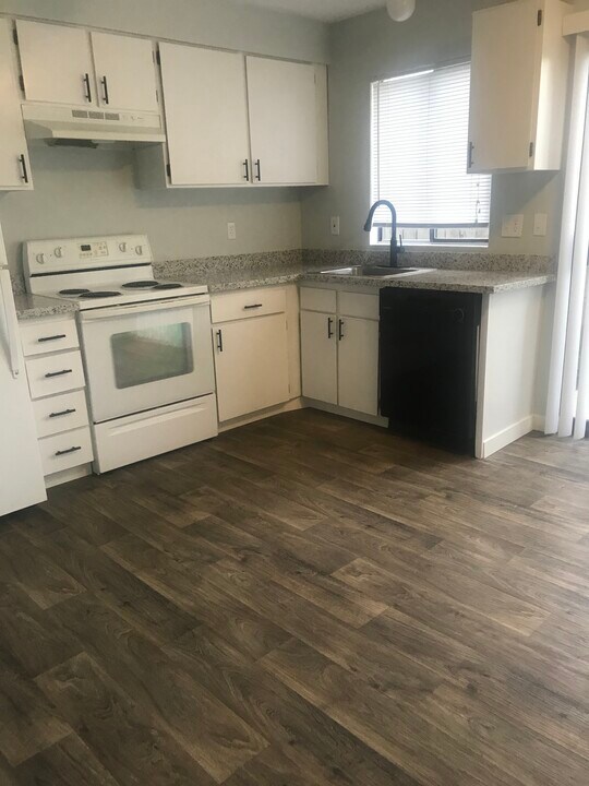 2330 I St NE, Unit 3 Photo